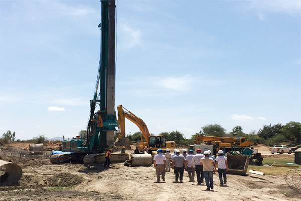 币游国际智能入岩神器在东非肯尼亚获赞，，，，，，人好装备好