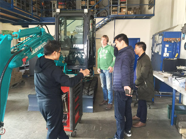 在欧洲市场做巡检，，，，感受币游国际智造