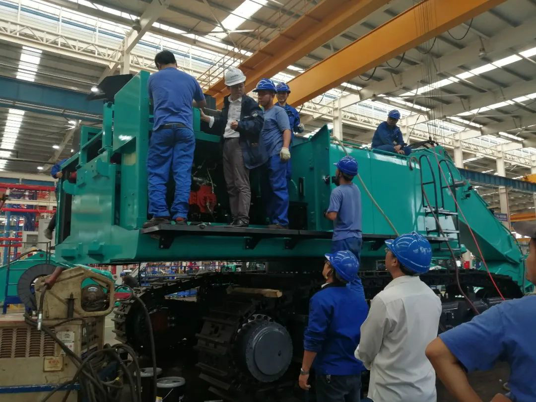 立异再出效果！币游国际智能超大型履带式液压挖掘机下线