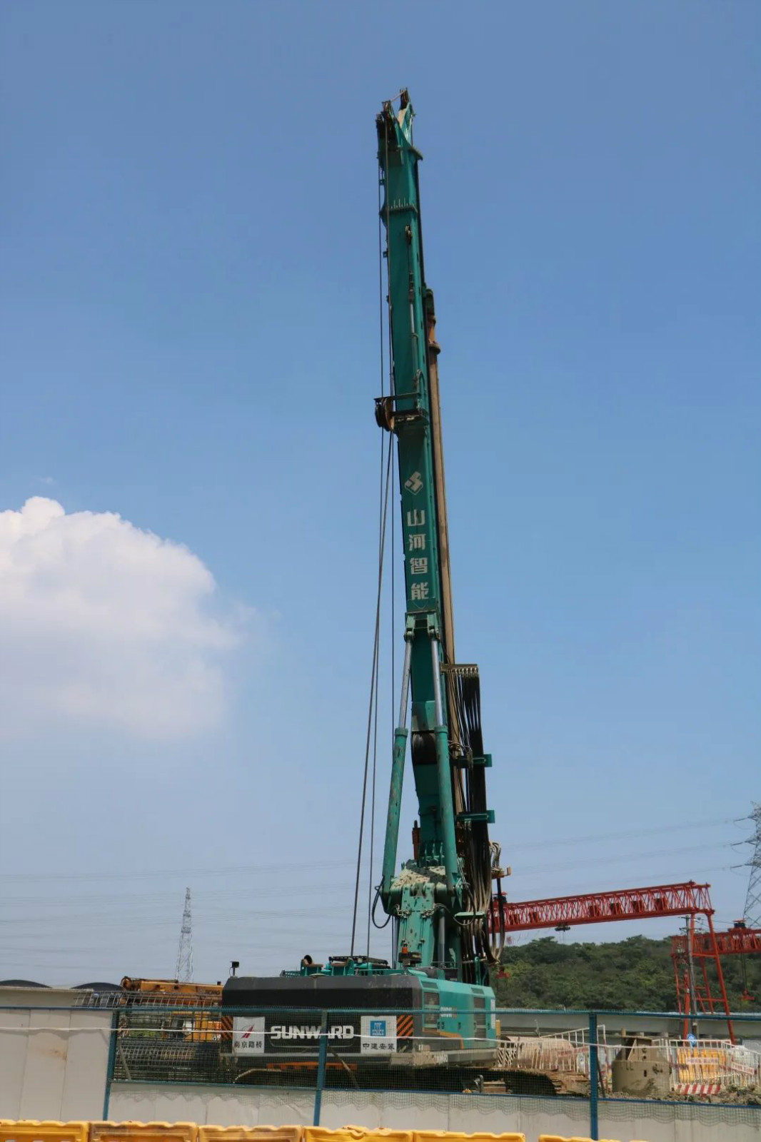 从业20多年的他，，，为何对币游国际智能旋挖钻机情有独钟