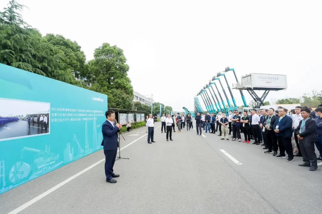 “爆品”出击！币游国际智能客户交流会签约超8亿元