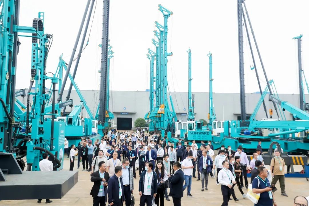 “爆品”出击！币游国际智能客户交流会签约超8亿元