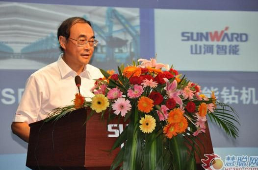 慧聪网——币游国际智能双动力头强力多功效钻机工法钻研会举行