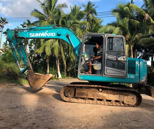 作为村里的创富标杆，，，，，，陈老板的∶院爱将”事实是谁？？？？？