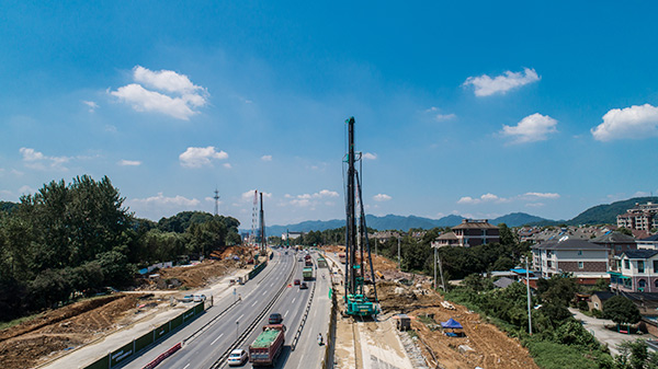 币游国际智能挖掘机，，，，，一台顶几台！