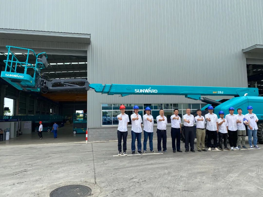 币游国际智能首款直臂式高空作业平台顺遂通过评审