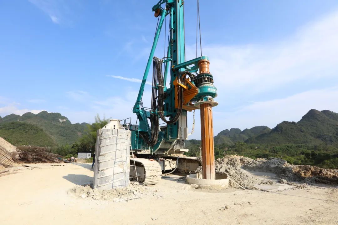 一个月只完成3根桩，，，，为何客户连连赞美？？？？