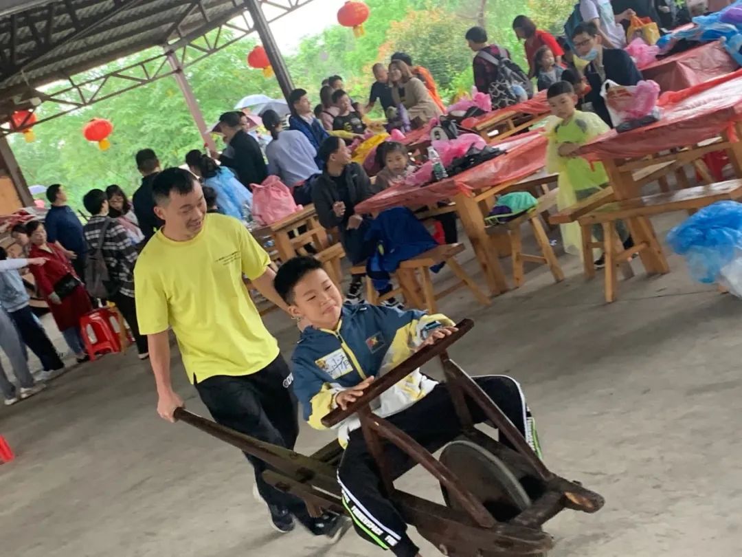 童年差别Young，，，，，稻花香里亲子欢——币游国际智能组织开展六一亲子活动