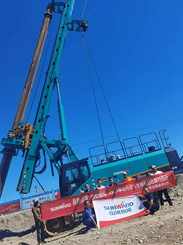 顶酷暑 走沙漠 2021年币游国际智能全球效劳万里行走进新疆