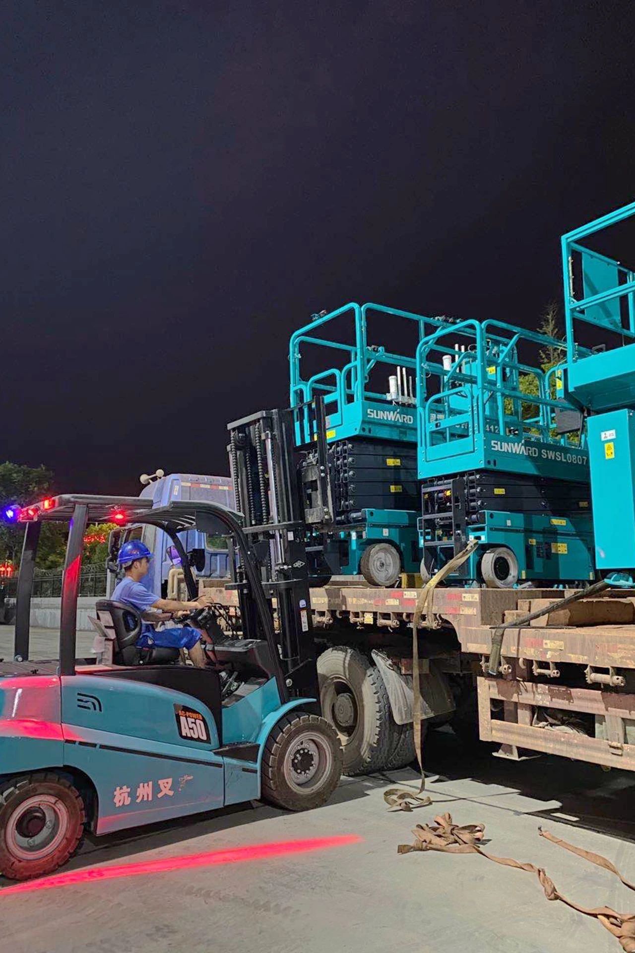 币游国际智能“蓝精灵”们在通俗岗位的坚守与贡献