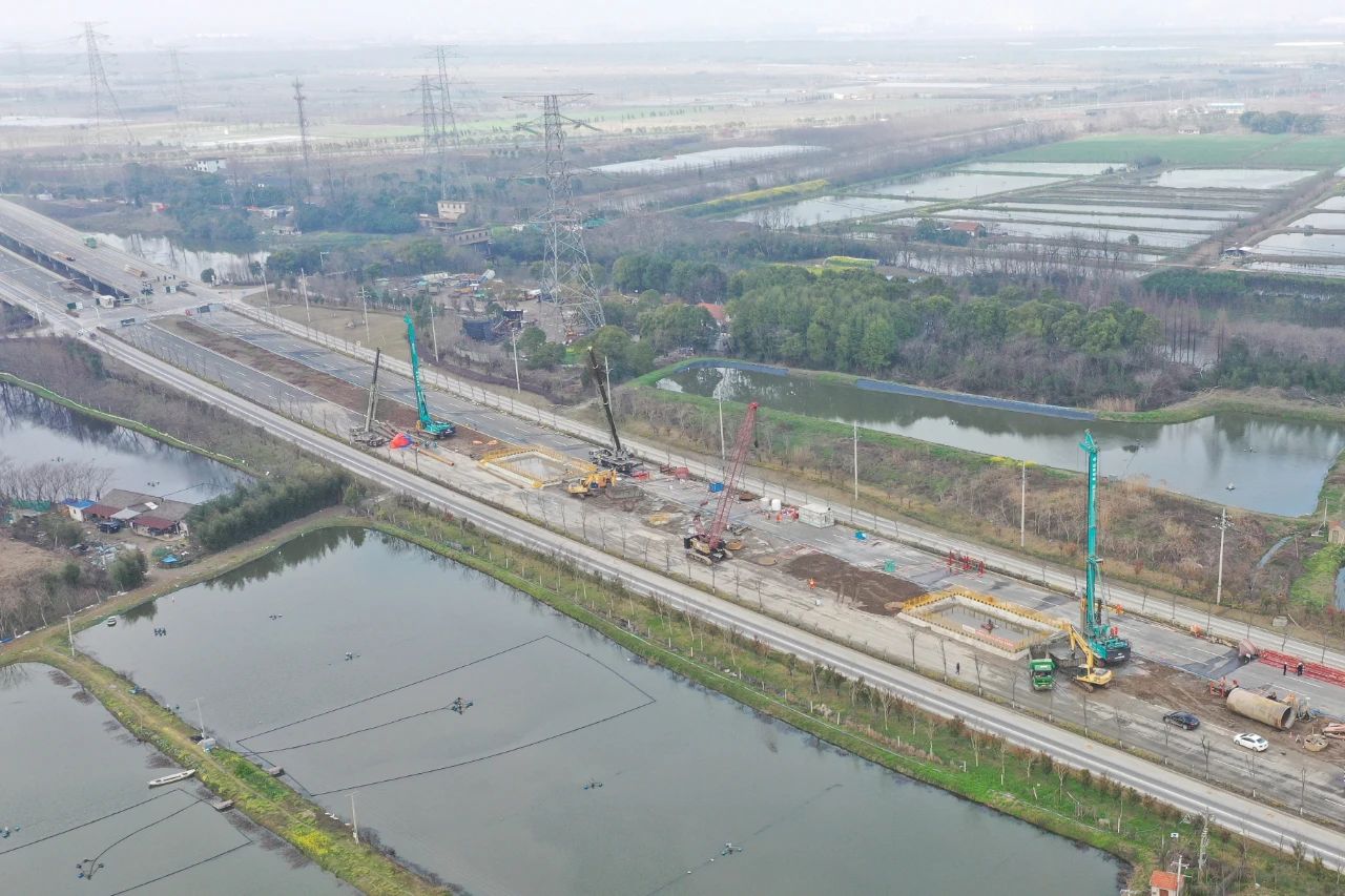 征战天下首条智慧高速，，，，，币游国际智能旋挖钻机凭什么？？？？？