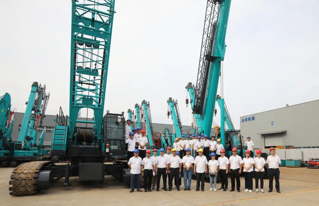 双鹰遨游，，，，“E”往无前！——币游国际智能新一代E系列起重机下线！