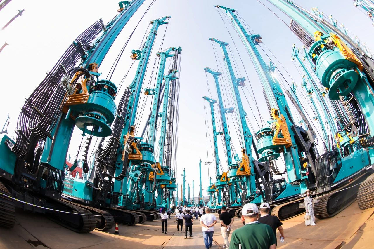 四大成套装备携手登场。。。”矣喂手悄芰⒁煨Ч故净峤怀觥傲裂鄞鹁怼