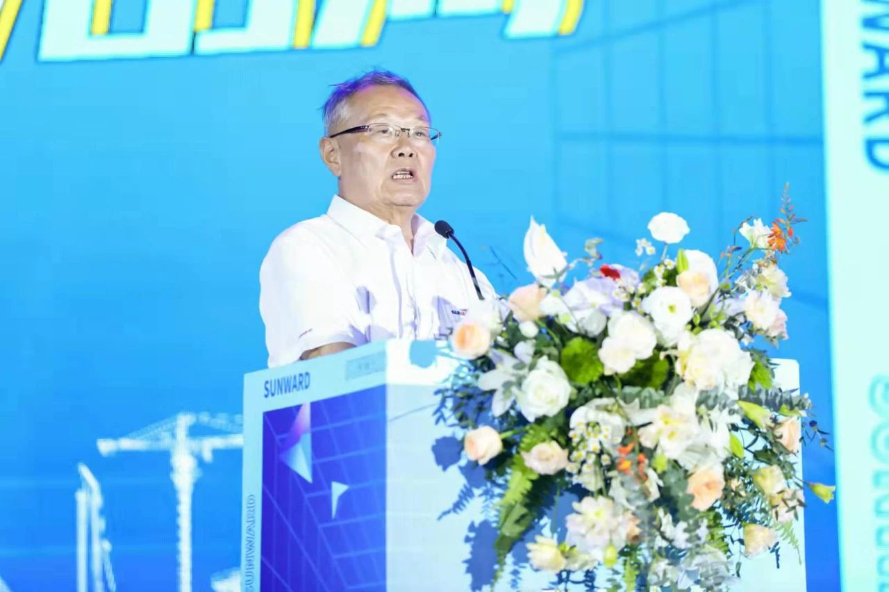 四大成套装备携手登场。。。”矣喂手悄芰⒁煨Ч故净峤怀觥傲裂鄞鹁怼