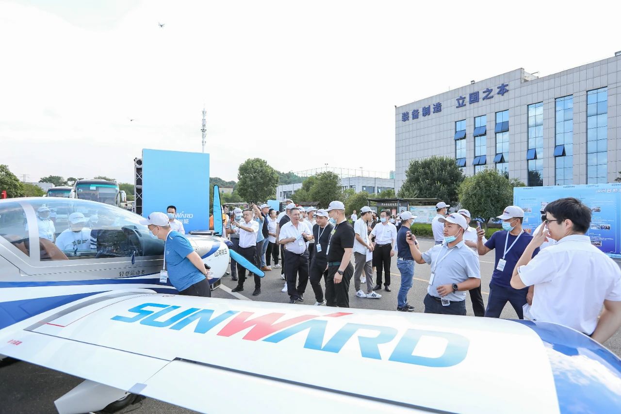 逛展超热闹！币游国际智能效果展示会高能名时势来袭