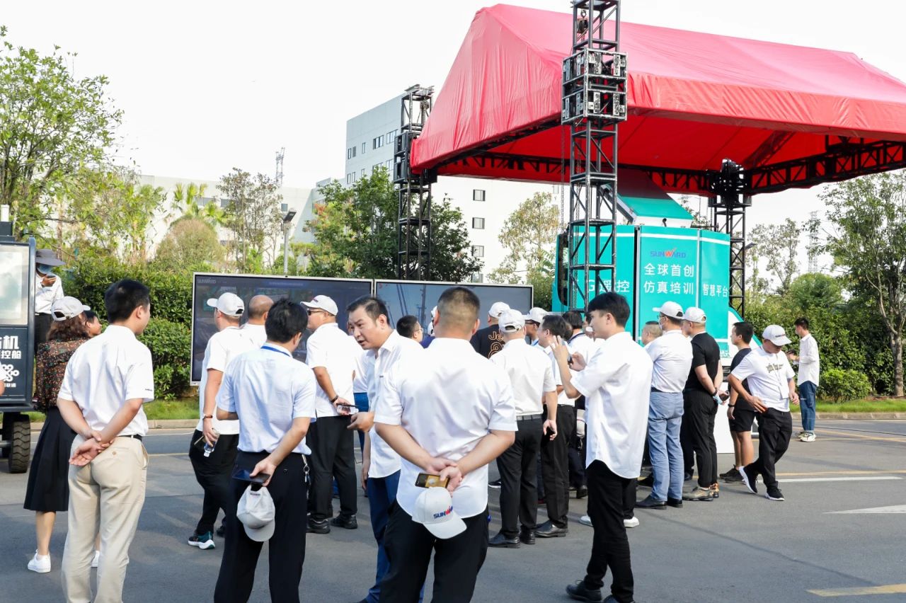 逛展超热闹！币游国际智能效果展示会高能名时势来袭