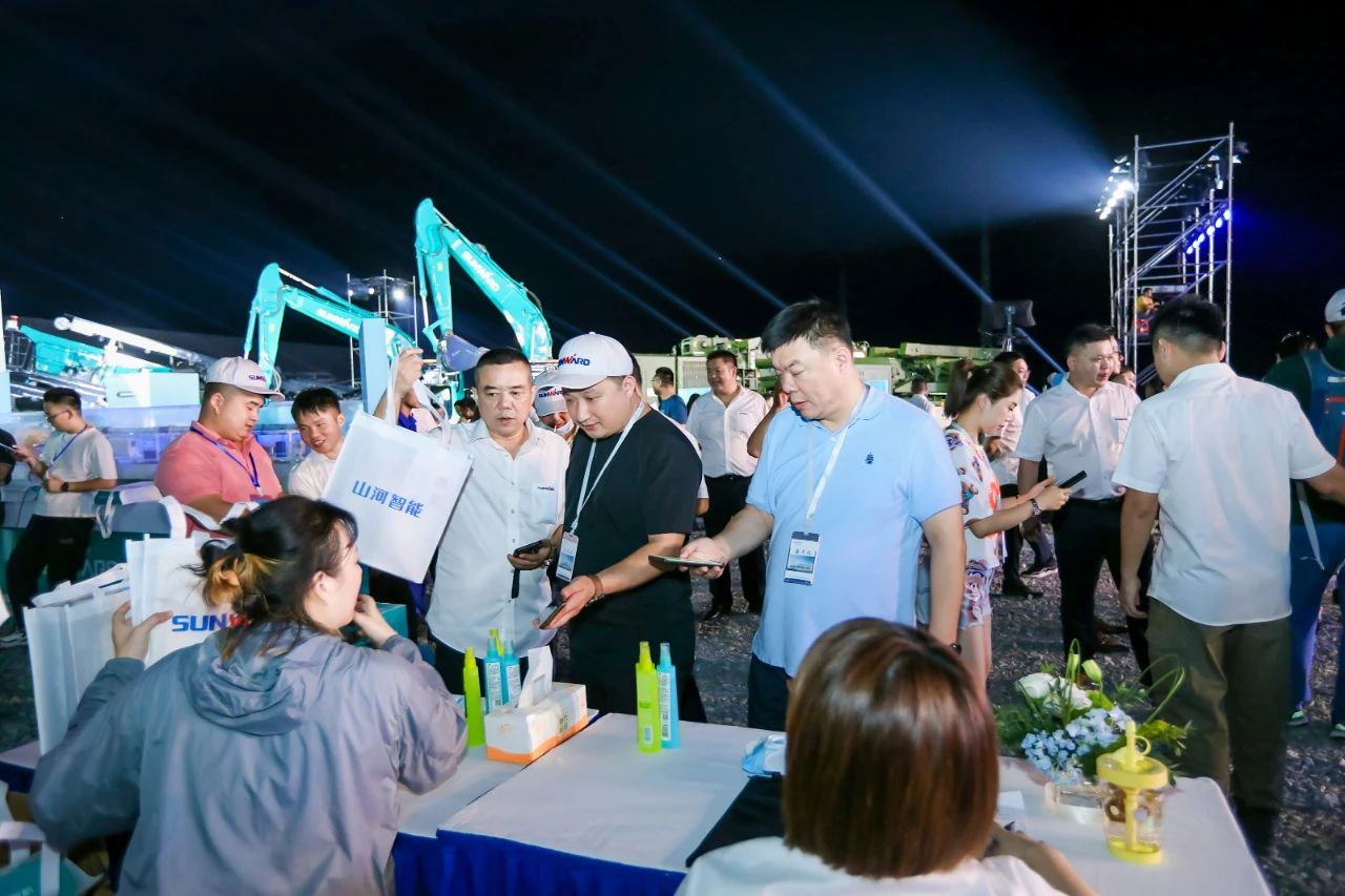 逛展超热闹！币游国际智能效果展示会高能名时势来袭