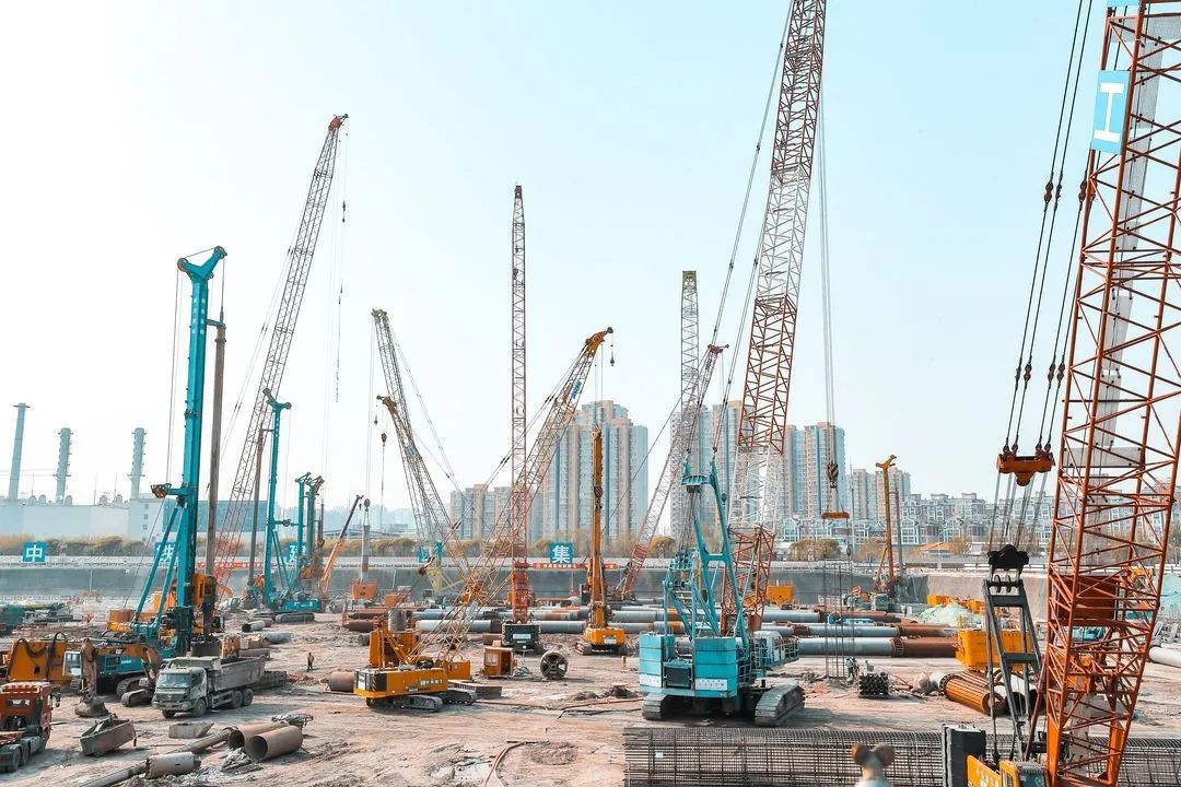 大国重器！币游国际智能超等装备助力北京都会副中心综合交通枢纽站建设