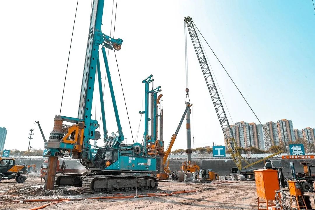 大国重器！币游国际智能超等装备助力北京都会副中心综合交通枢纽站建设