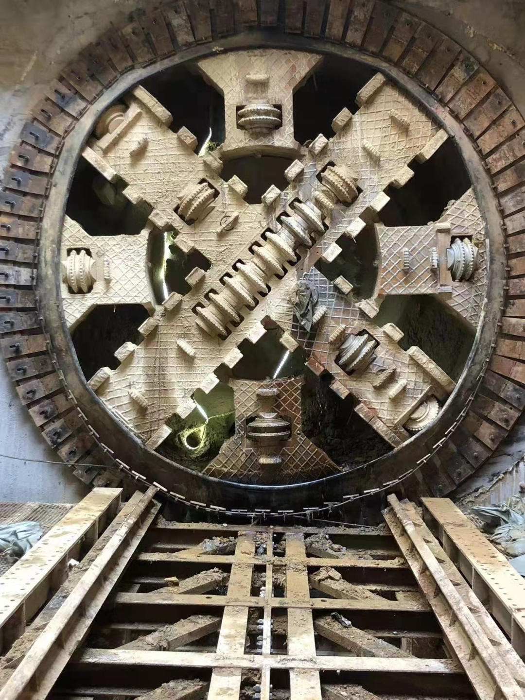 历时424天，，，，，，创下最高纪录！万家丽快速化刷新北延线（含电力隧道）全线意会