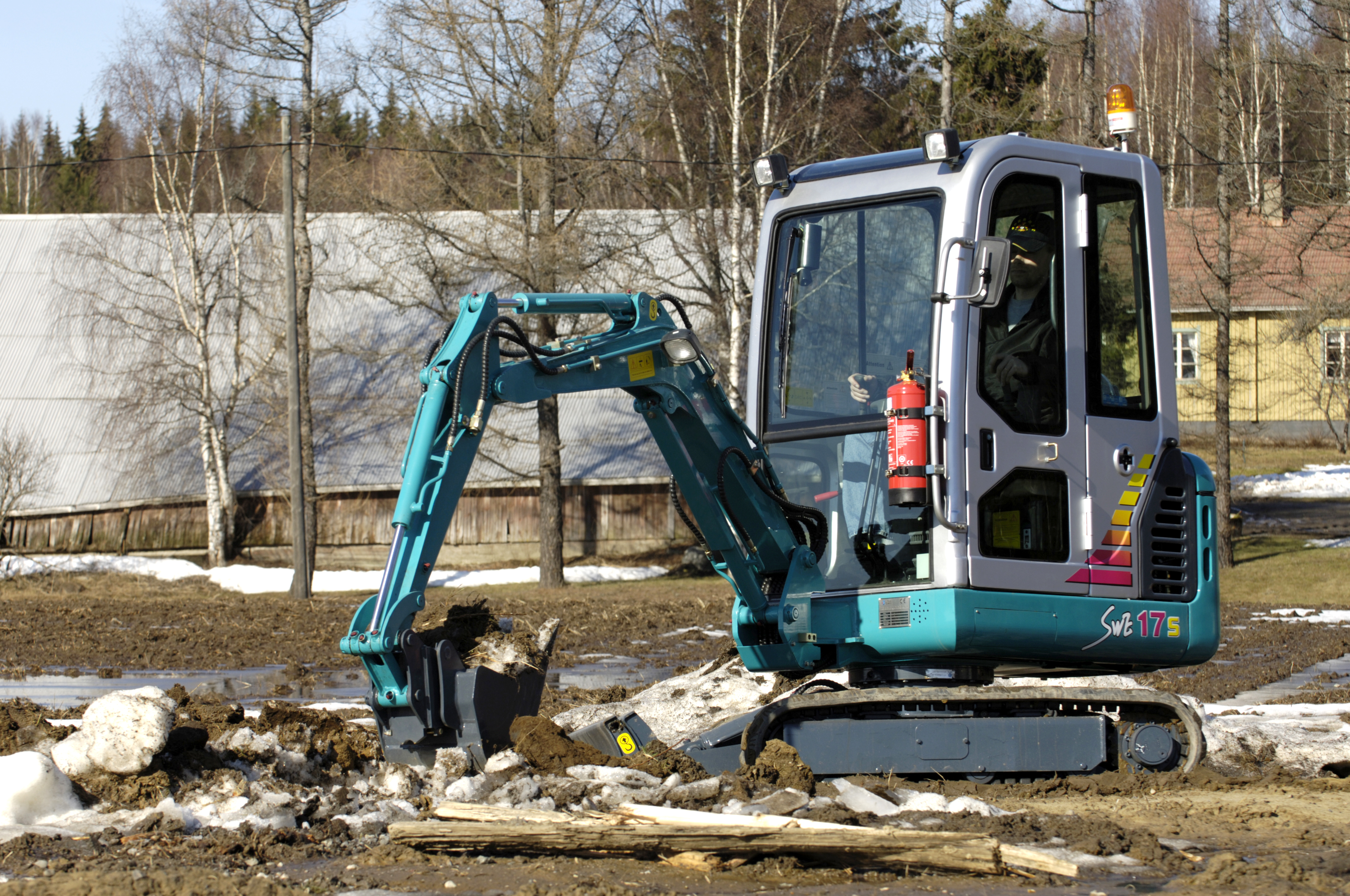 国产小挖掘机价钱是几多？？？？？