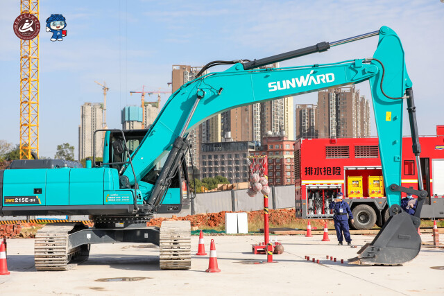 轮胎式挖掘机和履带式挖掘机，，，，，，你更看好哪个？？？？？