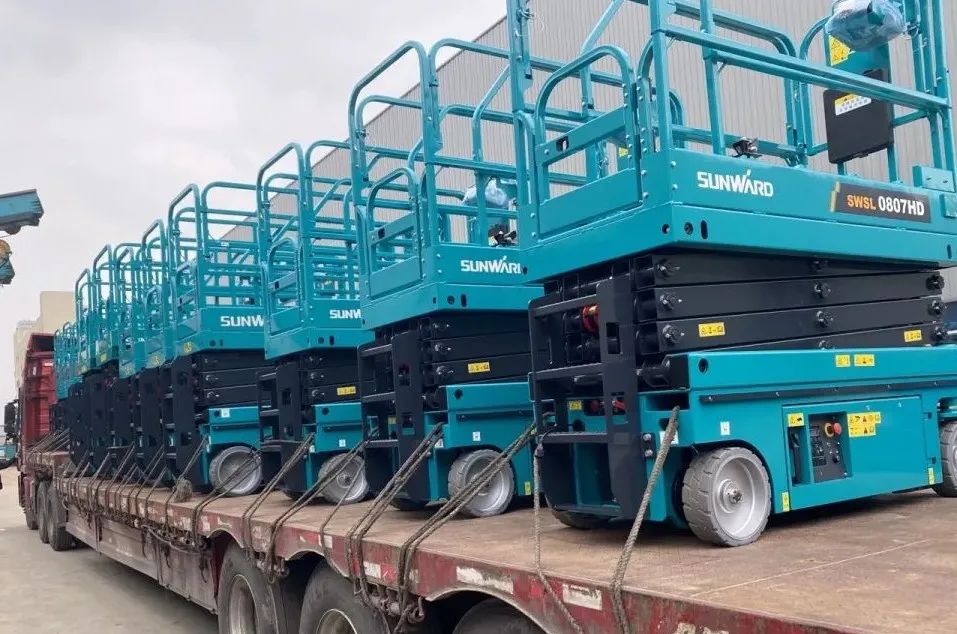 创下单日最高发货量纪录！币游国际高机装备集中发货