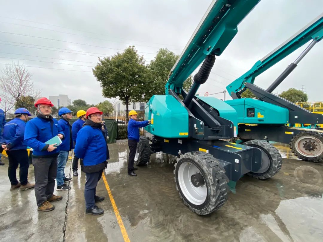 勇闯蓝海！币游国际智能两款臂式高空作业平台正式“出道”