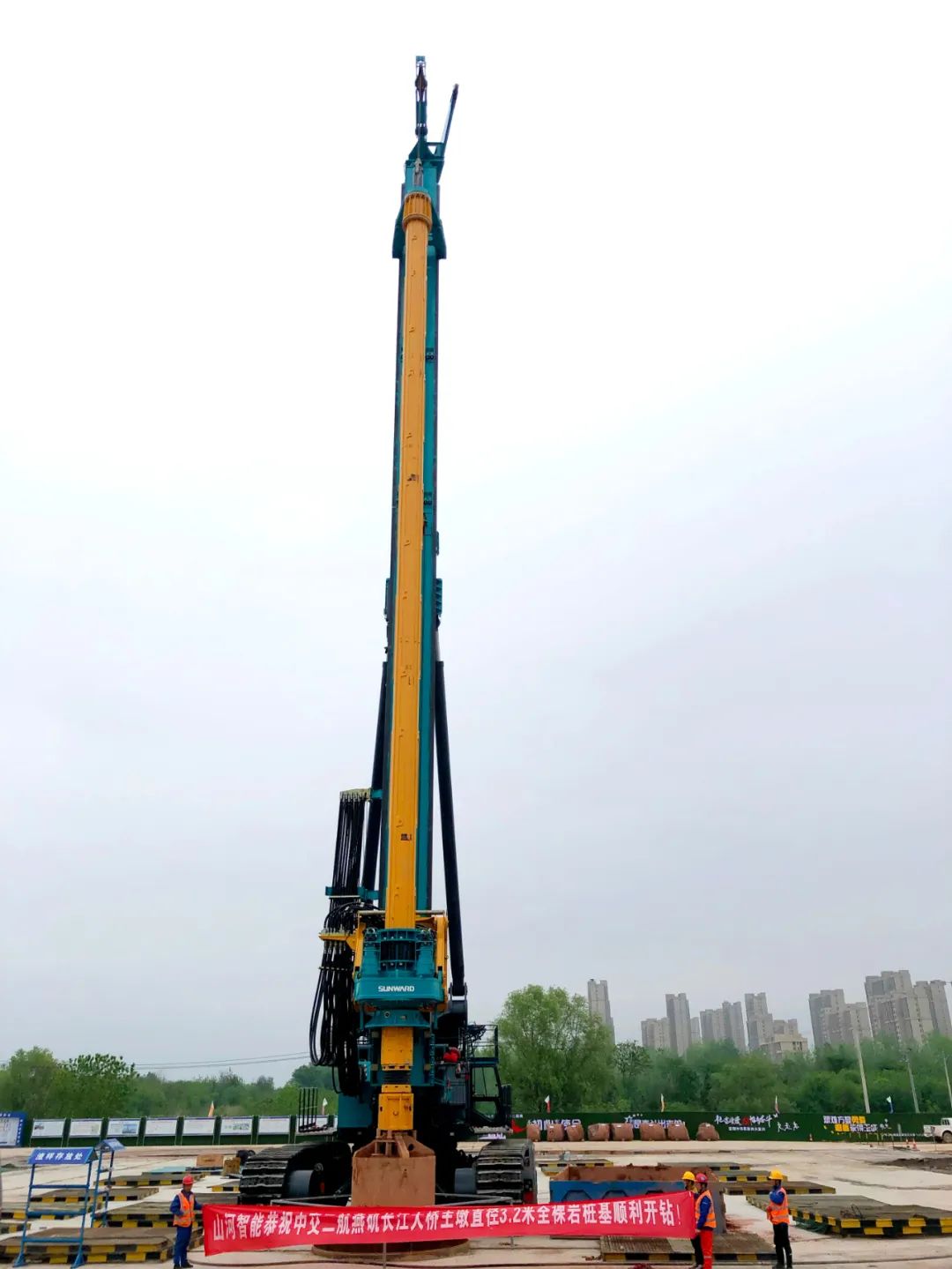 再啃“硬骨头”！币游国际智能“超等桩备”助建燕矶长江大桥