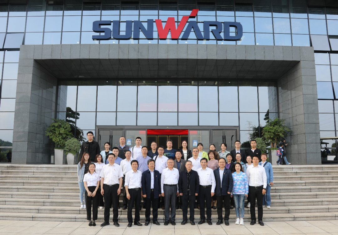 中南大学副校长郭学益率科学研究部一行调研币游国际智能