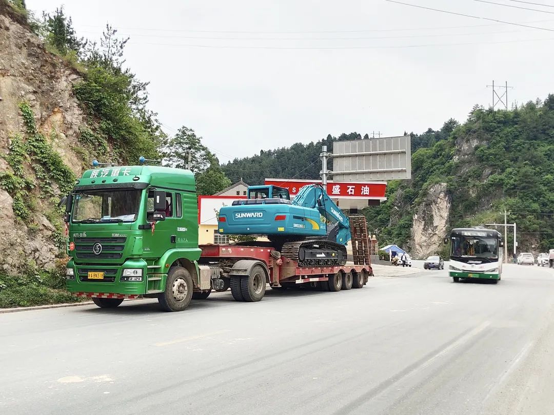 三员币游国际挖机“悍将”收服“铁粉”一枚，，，，凭什么？？？？？