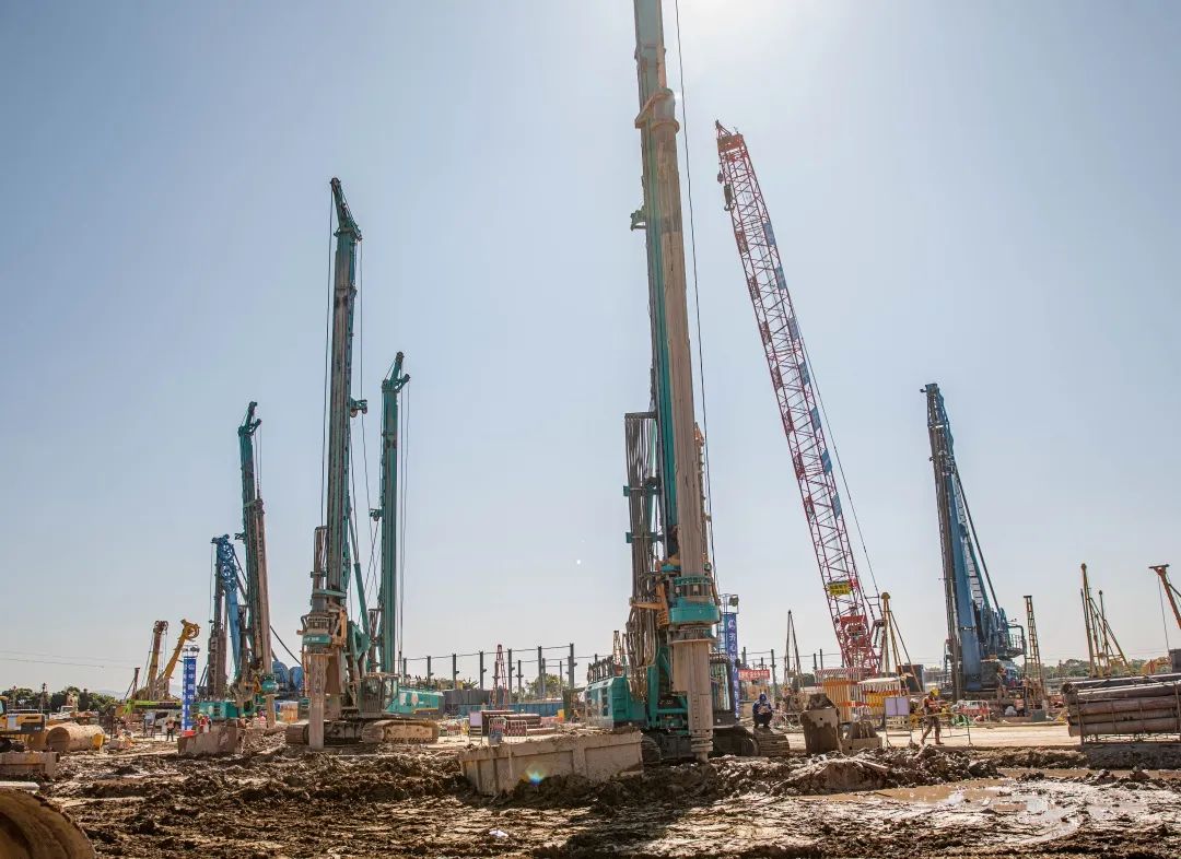 “币游国际绿”再现大湾区！币游国际智能旋挖钻机组团助建广州白云机场项目