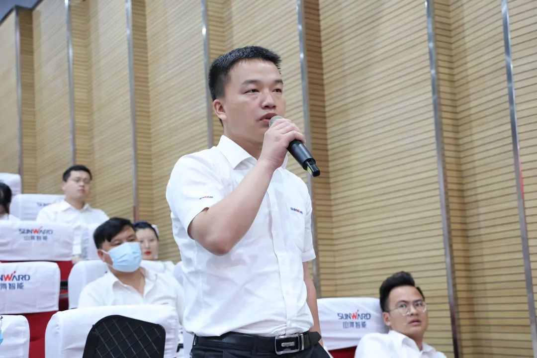 立异引领，，，，智造未来！“2022院士专家长沙行”高端装备高质量生长钻研会盛大举行