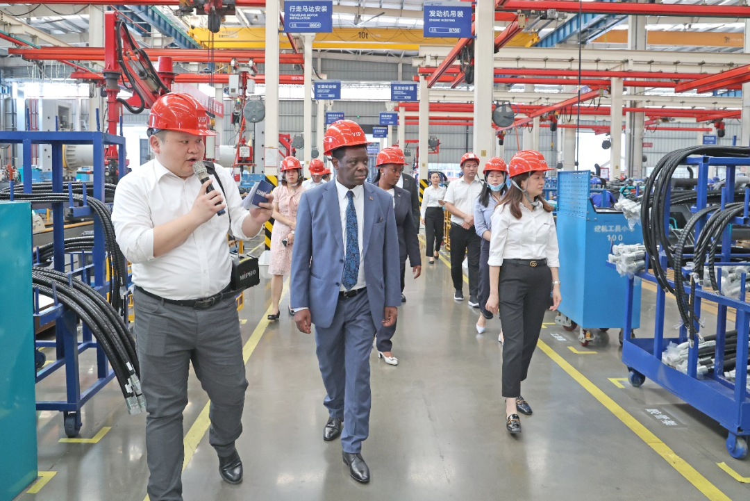 马拉维大使一行考察币游国际智能