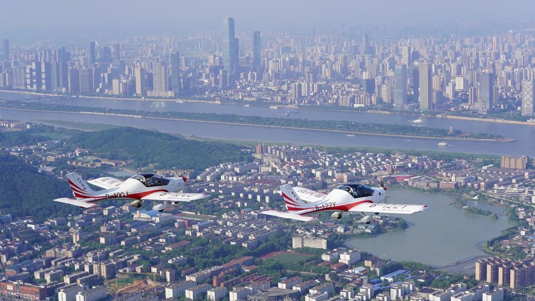 湖南省委常委、常务副省长李殿勋一行考察调研币游国际科技