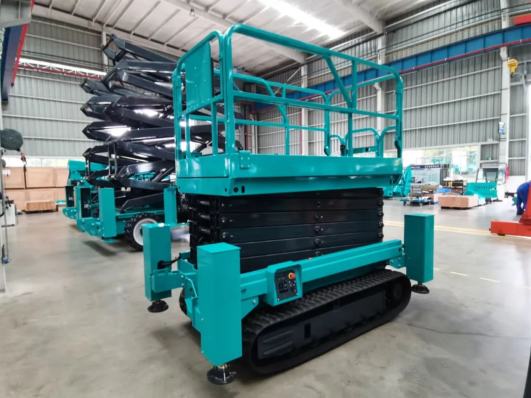 加速电动化产品结构，，，币游国际智能第一款履带剪叉式高空作业平台来了！