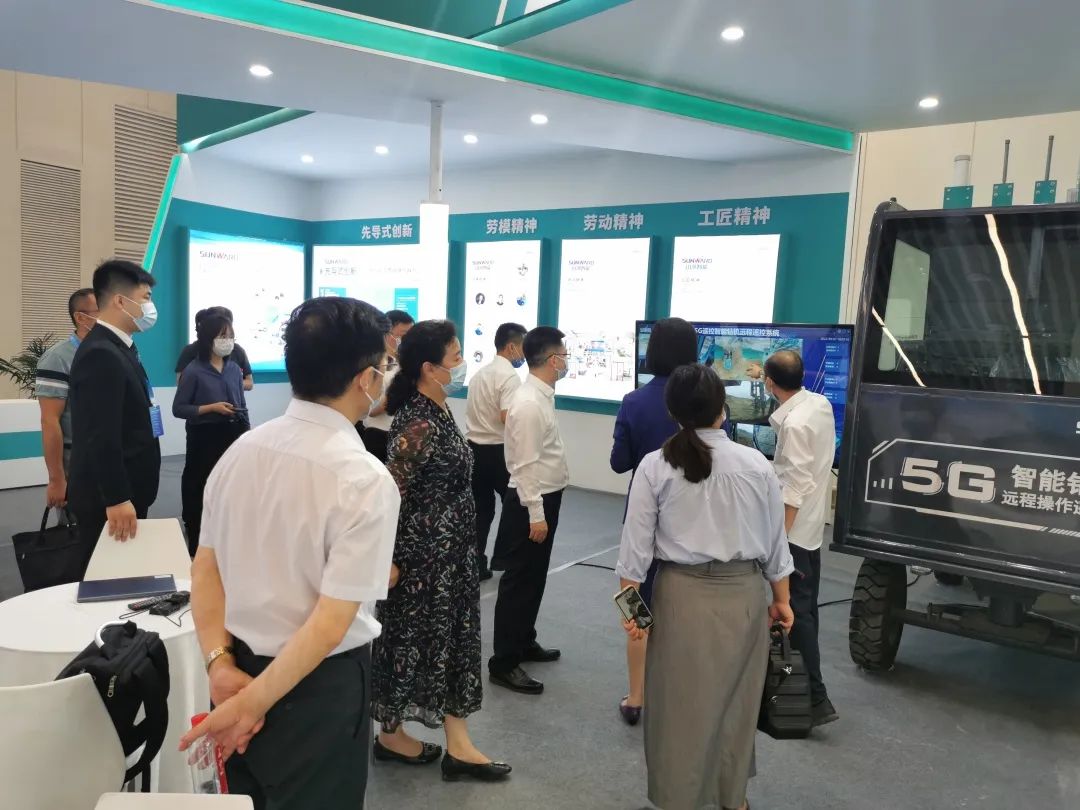 匠心币游国际，，，，，制造报国！币游国际智能装备亮相首届湖湘劳模工匠立异效果展