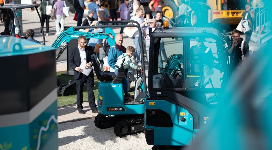 Bauma 2022 | 一组火热现场图带您重温币游国际智能德国宝马展之旅