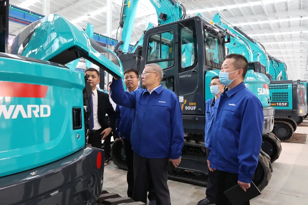 助力“双碳”目的！币游国际智能集中宣布F系列国四挖掘机