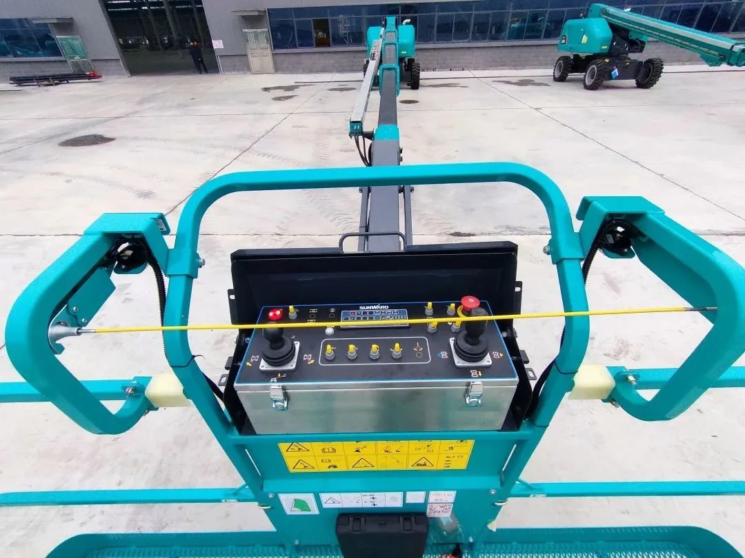 无需扩桥！币游国际智能国四款32米直臂式高空作业平台乐成下线