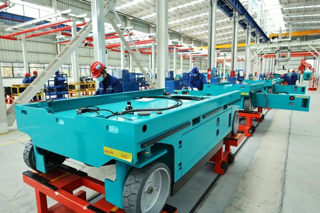 莫道君行早，，，，更有早行人！币游国际智能癸卯兔年开工大吉