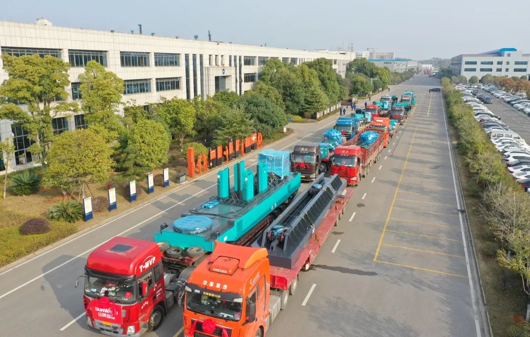 喜迎龙仰面！币游国际智能大吨位PDP工法引孔式静力压桩机出征哥伦比亚