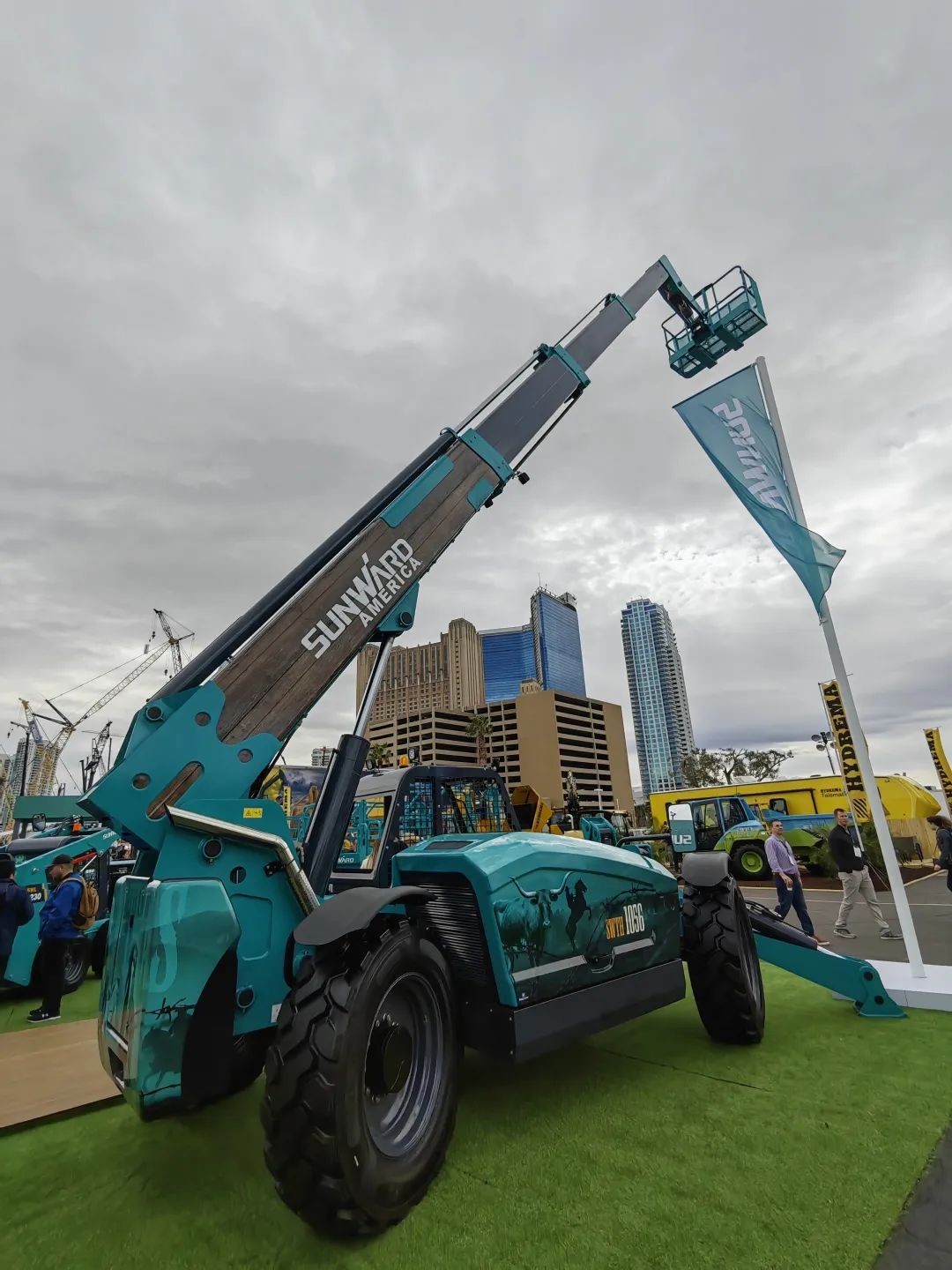 拉展直播 | 币游国际智能高空精品亮相2023美国拉展，，，，哪款是你的最爱？？？？？？