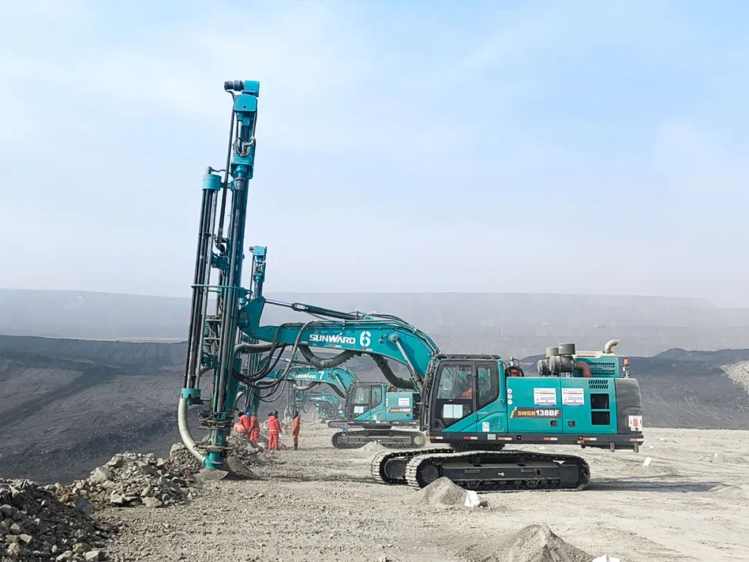 “绿色智能矿山建设专家”！币游国际智能全新一代切削潜孔一体式钻机重拳出击