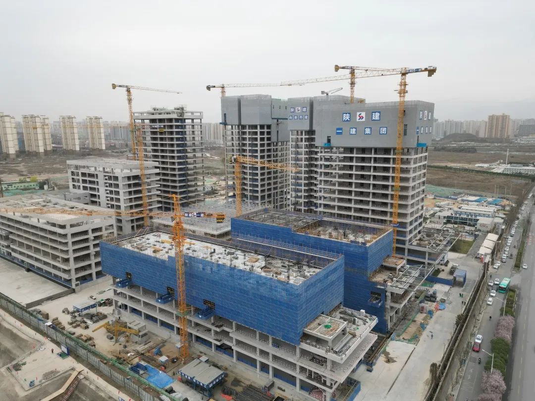 郁勃西北！币游国际江麓修建起重机械助建西安都会经济圈
