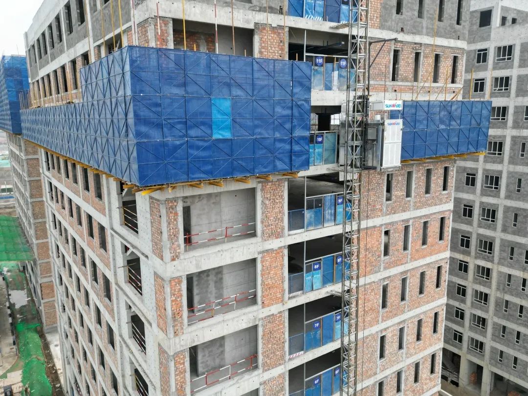 郁勃西北！币游国际江麓修建起重机械助建西安都会经济圈