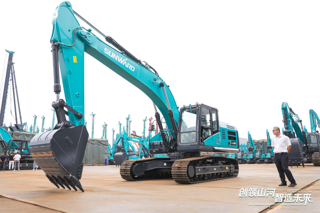 精品出击、互动一直！币游国际智能F系列挖掘机闪灼长沙展