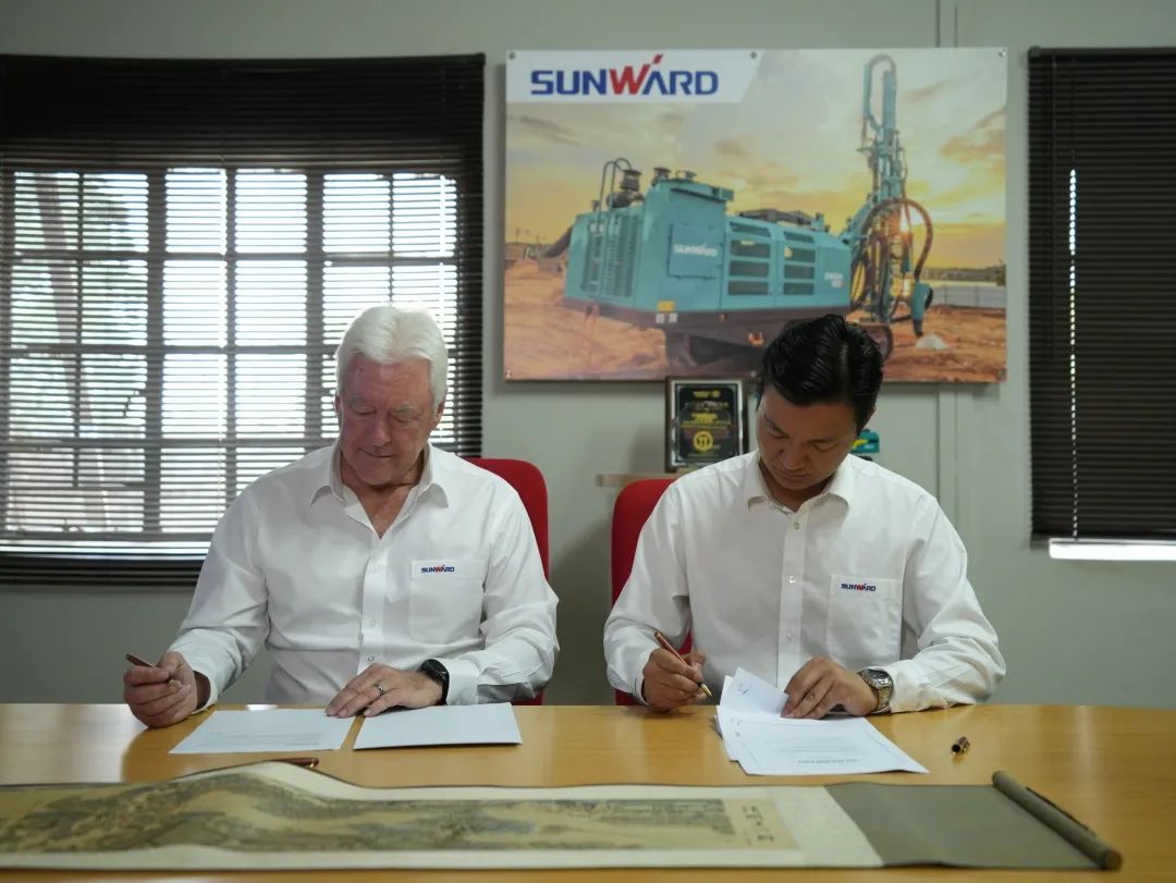 上岸南非，，，币游国际智能新型凿岩利器交付客户