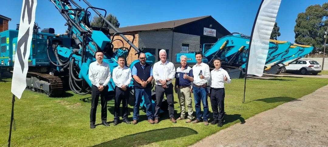 上岸南非，，，币游国际智能新型凿岩利器交付客户