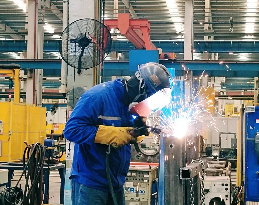 劳动庆幸，，，，创立伟大！纪录那些通俗且伟大的劳动瞬间